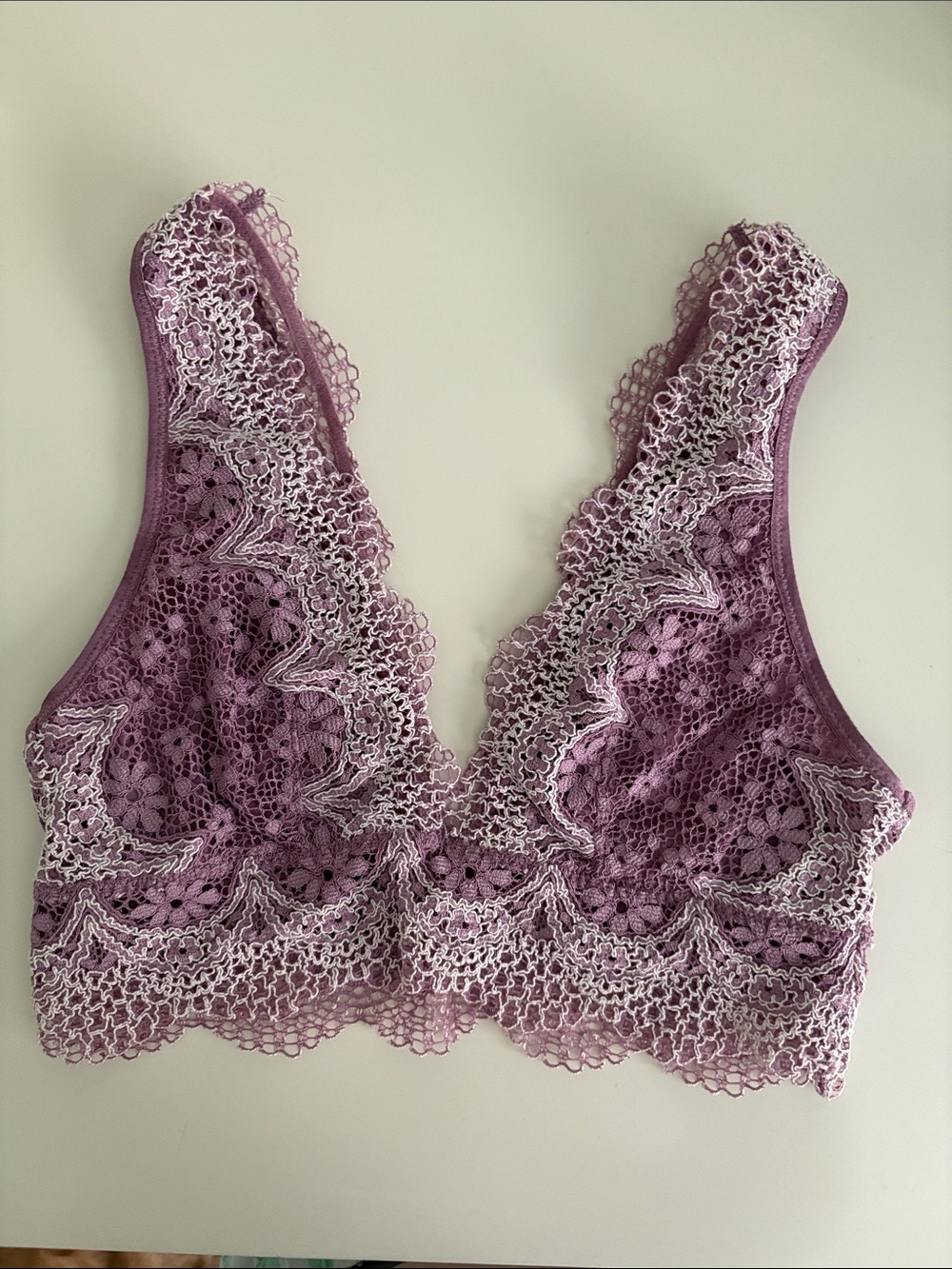 NWOT Victoria’s Secret Purple and White Lace Bralette Size Small